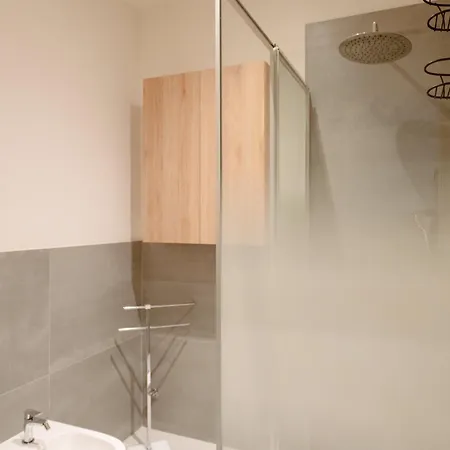 Urban Point Station * 的里雅斯特